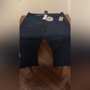 Torrid Flare Leg Size 16 New with Tags